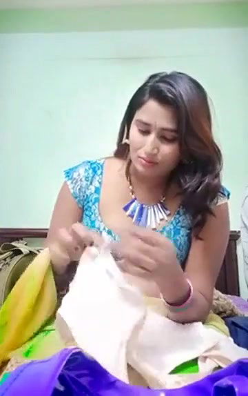 Swathi naidu sexy in saree and showing boobs part-2