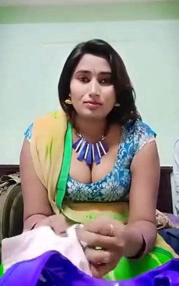 Swathi naidu sexy in saree and showing boobs part-2