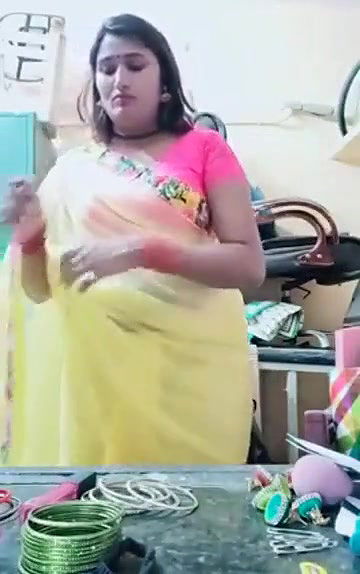Swathi naidu sexy in yellow saree