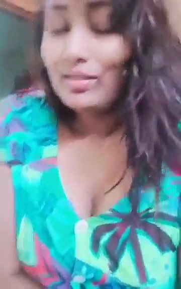 Swathi naidu sexy latest boobs show part-1