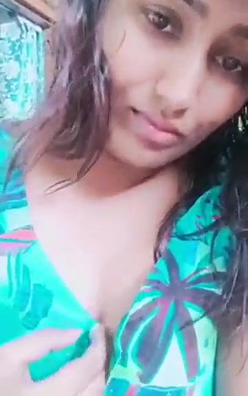 Swathi naidu sexy latest boobs show part-1