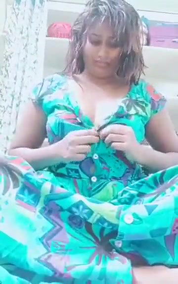 Swathi naidu sexy latest boobs show part-1