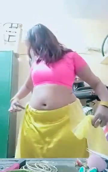 Swathi naidu sexy saree change