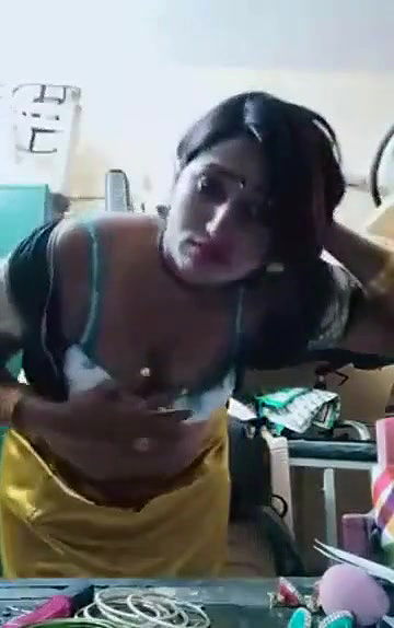 Swathi naidu sexy saree change
