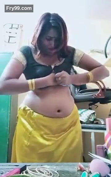 Swathi naidu sexy saree change