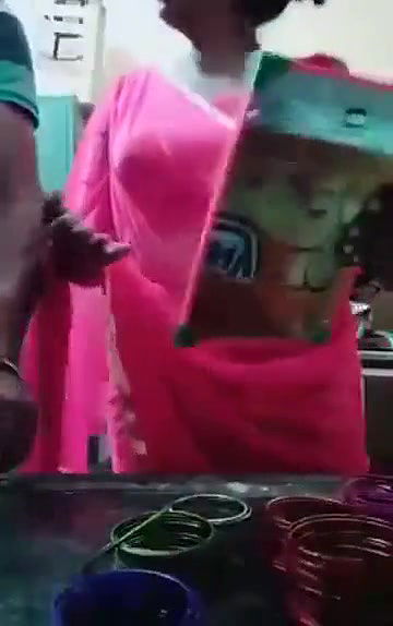 Swathi naidu sexy while dress to saree