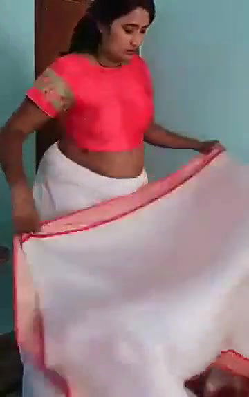 Swathi naidu showing body while dress