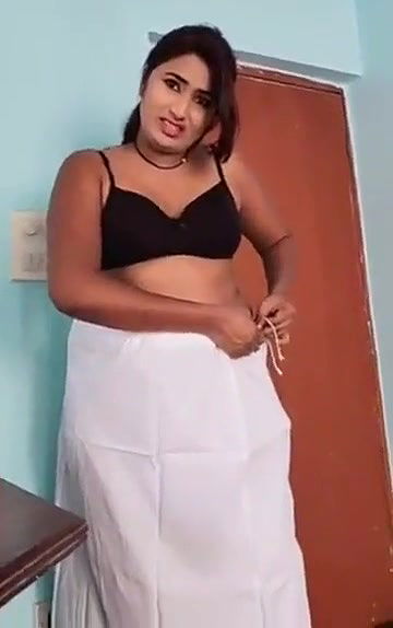 Swathi naidu showing body while dress