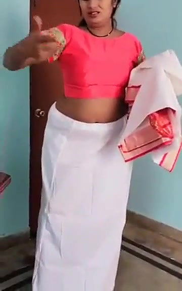 Swathi naidu showing body while dress