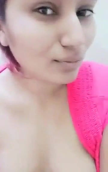 Swathi naidu showing her boobs and asking to call by giving her contact details