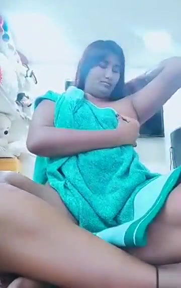 Swathi naidu showing her sexy body