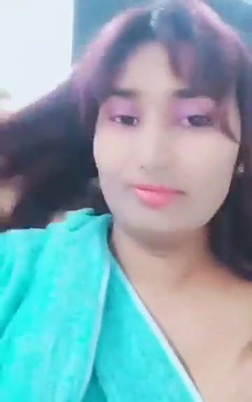 Swathi naidu showing her sexy body