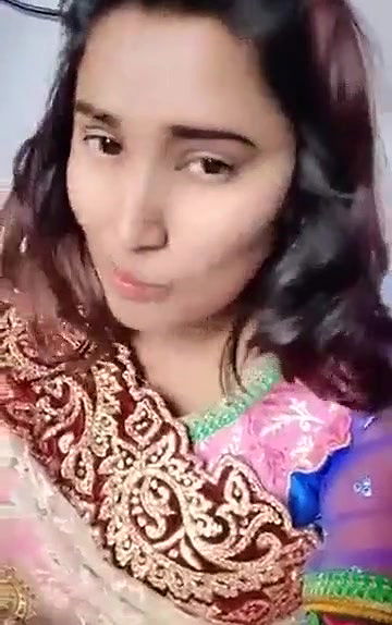 Swathi naidu sitting in saree