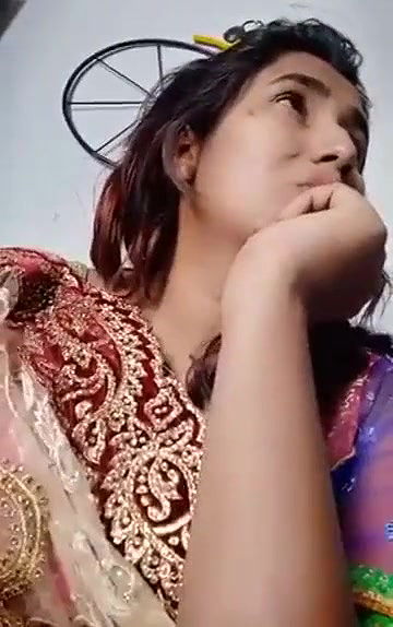 Swathi naidu sitting in saree