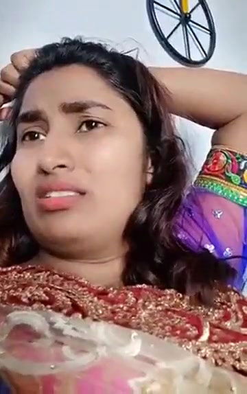 Swathi naidu sitting in saree