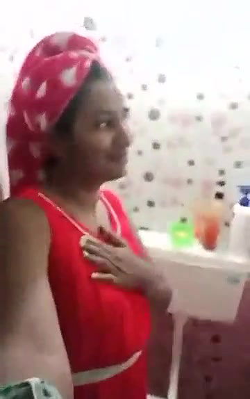 Swathi naidu wearing dress after bath part-1