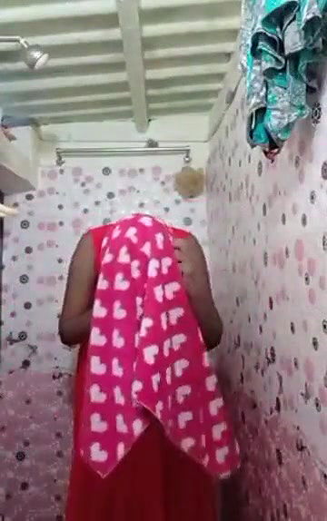 Swathi naidu wearing dress after bath part-1