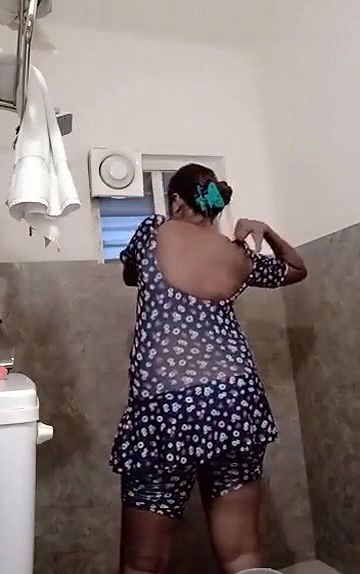 swathi naidu wearing dress after bath part-2