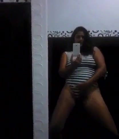 Swathi naidu’s big ass horny dance