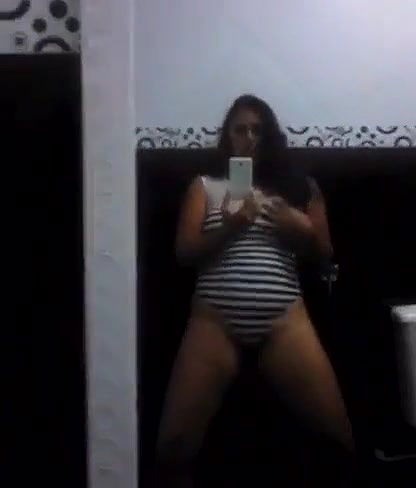 Swathi naidu’s big ass horny dance