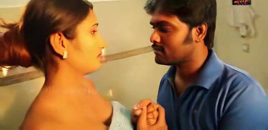 telugu Hot Young Girl Hot Romance in Bathroom