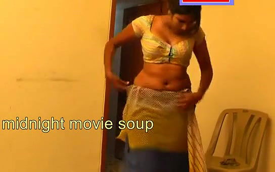very hot indian housewife after bath wearing saree boy watch secretly