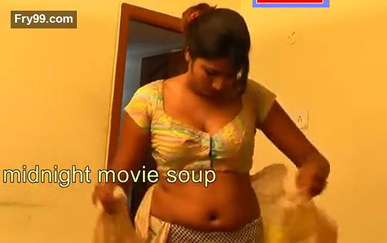 very hot indian housewife after bath wearing saree boy watch secretly