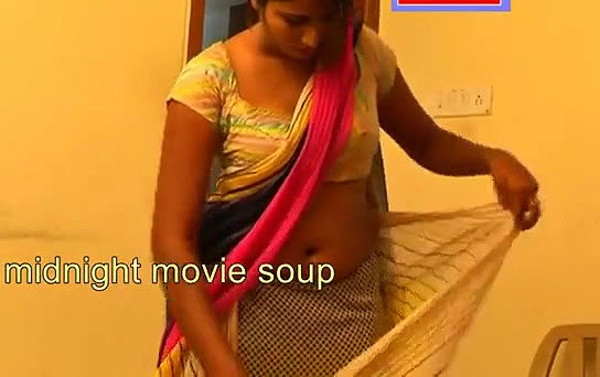 very hot indian housewife after bath wearing saree boy watch secretly