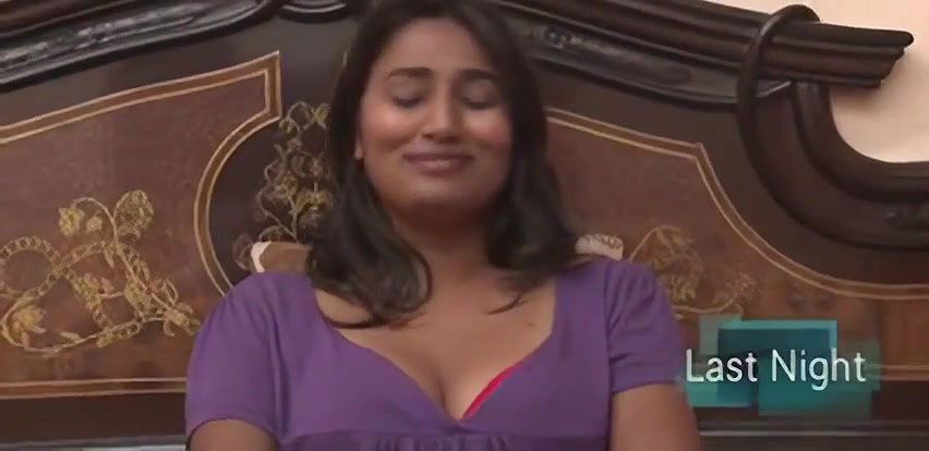 దుబాయి లో భర్త …… ఉహాల్లో భార్య …. New Swathinaidu Romantic Hot Short Fil