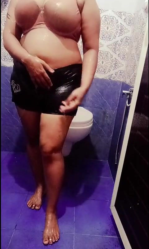 Sexy Big Boob Girl bathing