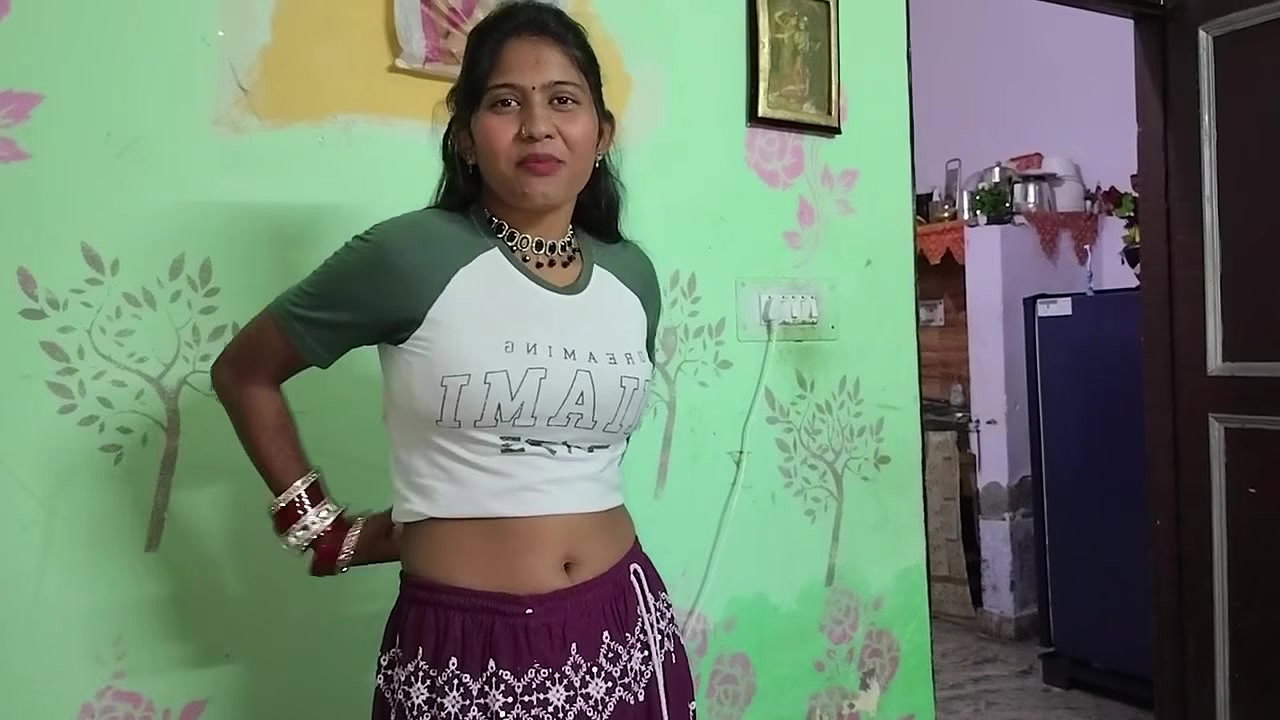 I was cleaning the house, I was on the boss and my back was hurting a lot, my boss give me relief, Full Hindi Viral Video