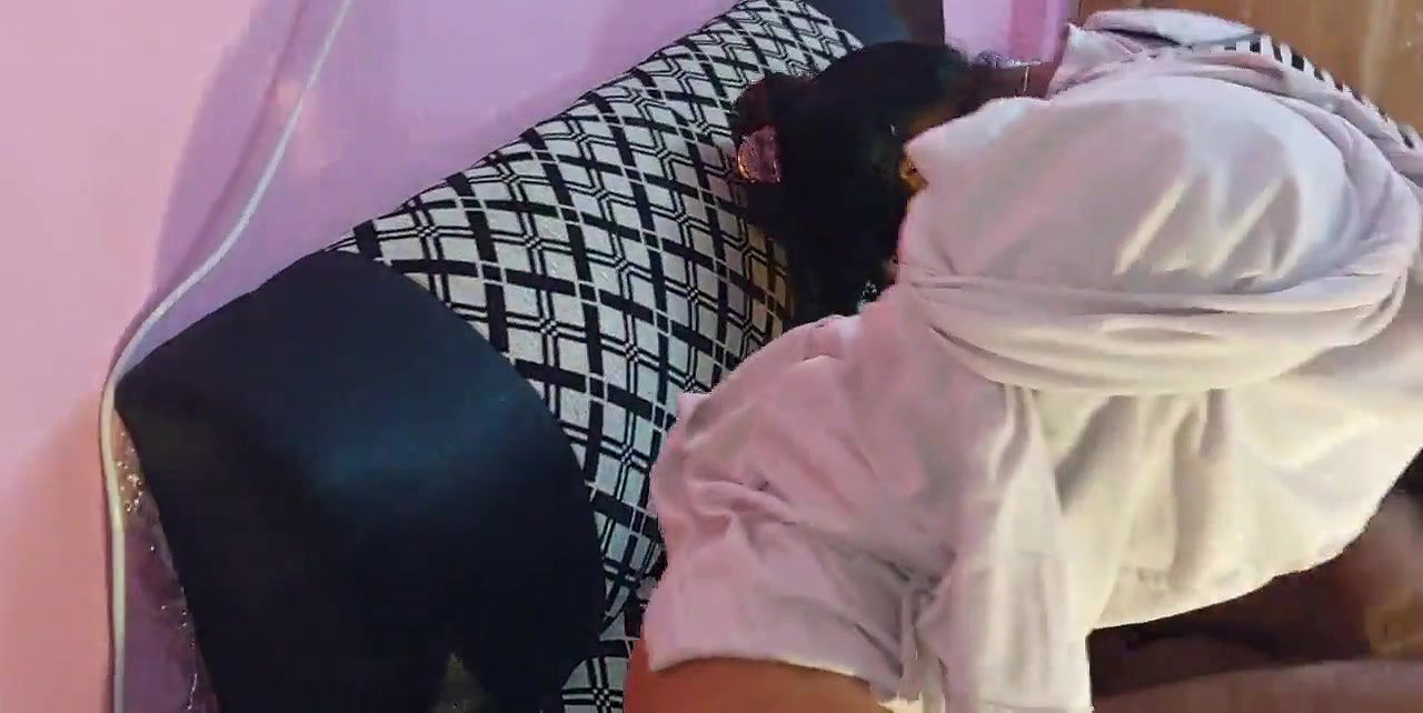 House party ends in amateur threesome sex Deshi fuck bengali beautiful action