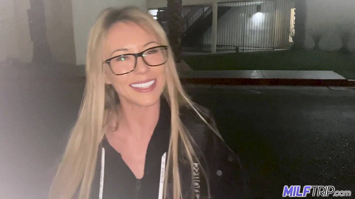 Ashley Tee – XXX Amateur Brings Milf Sexy To Hardcore Debut