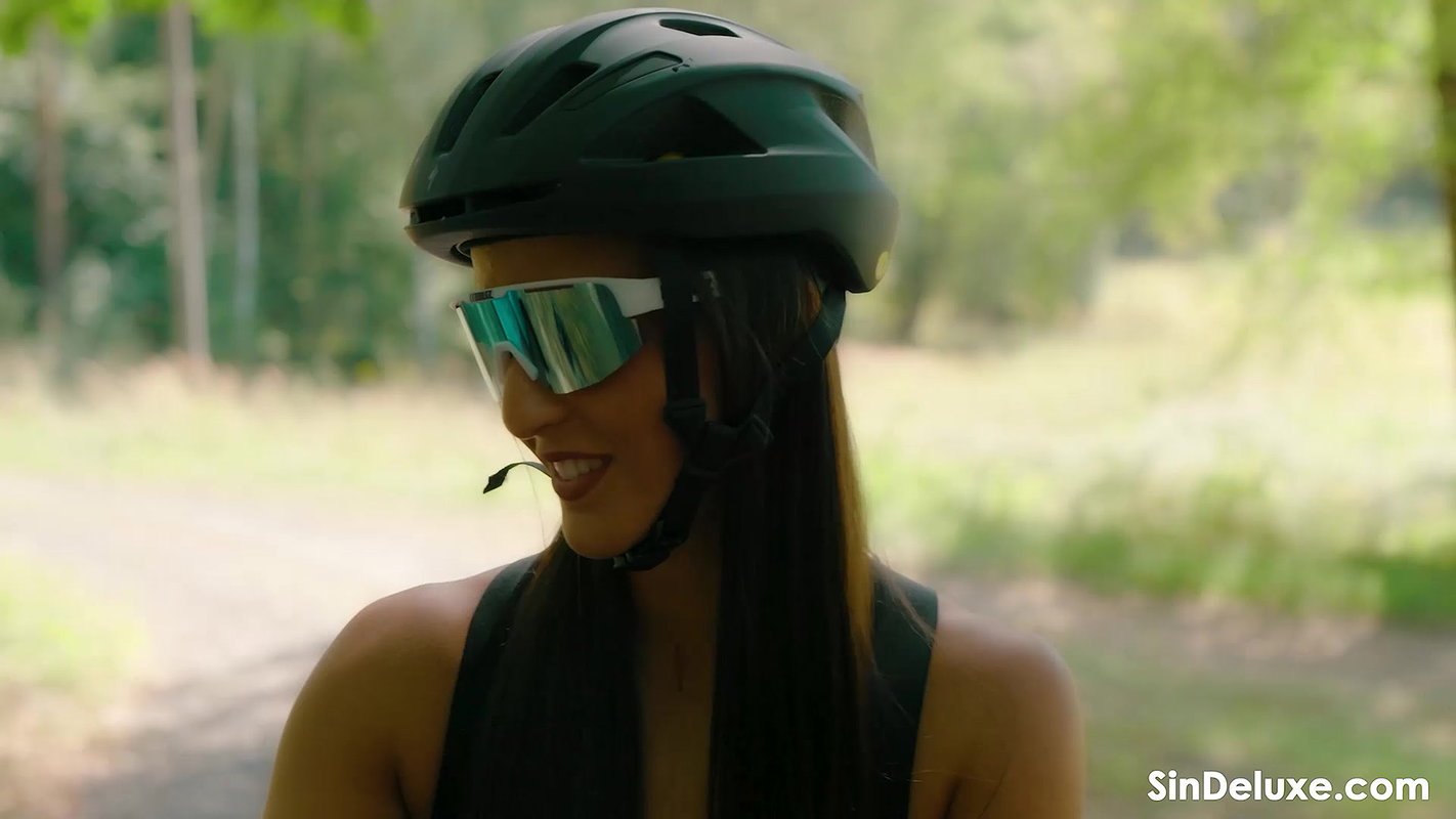 Betzz – My cycling girl with benefits – Chapter 1