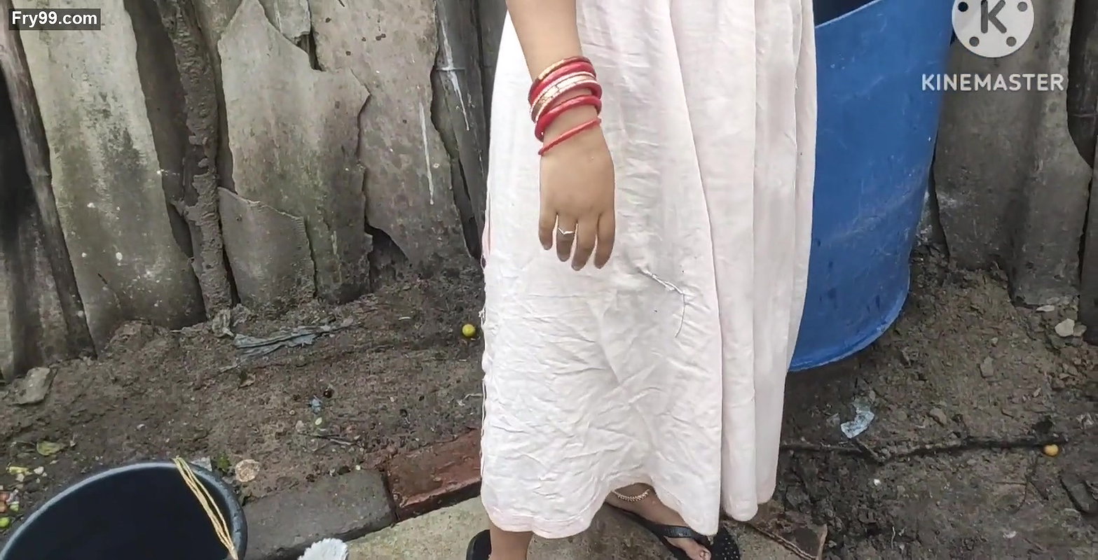 Anita yadav bathing outside with hot boobs