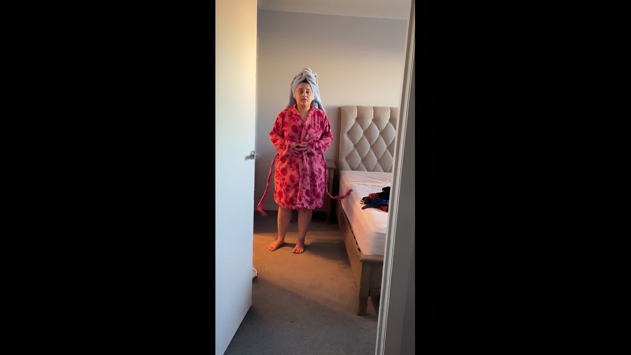 Wife Showing Nude Body