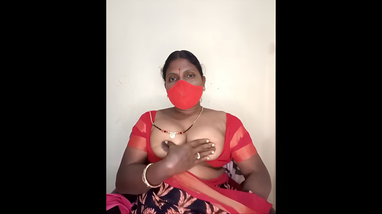 Telugu Aunty beautiful boobs show