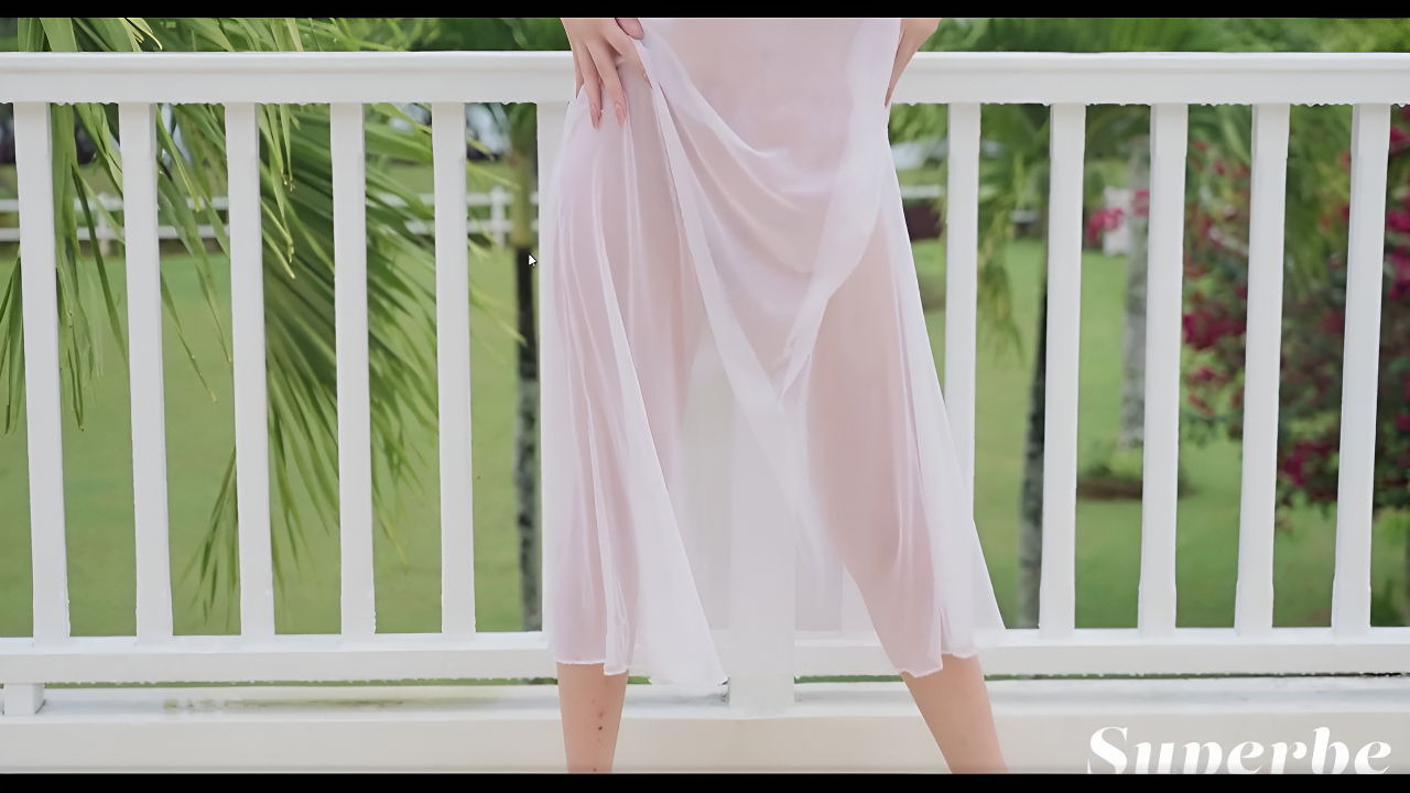 Ravishing brunette looks stunning as she presents her yummy curvy body as she sensually poses outdoors