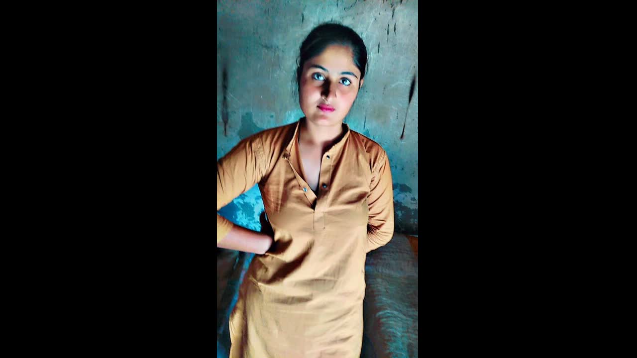 Paki beautiful girl affair with cousin