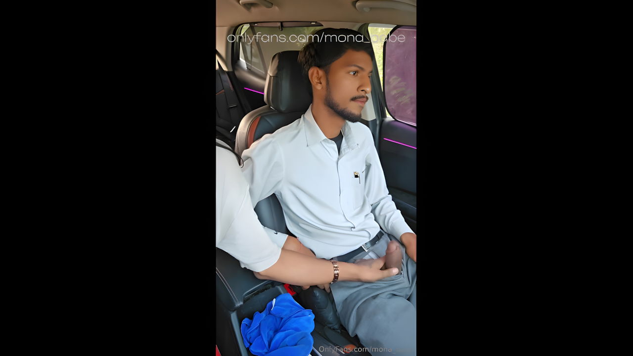 Desi shemale mona babe blowjob and Ass fuck in car