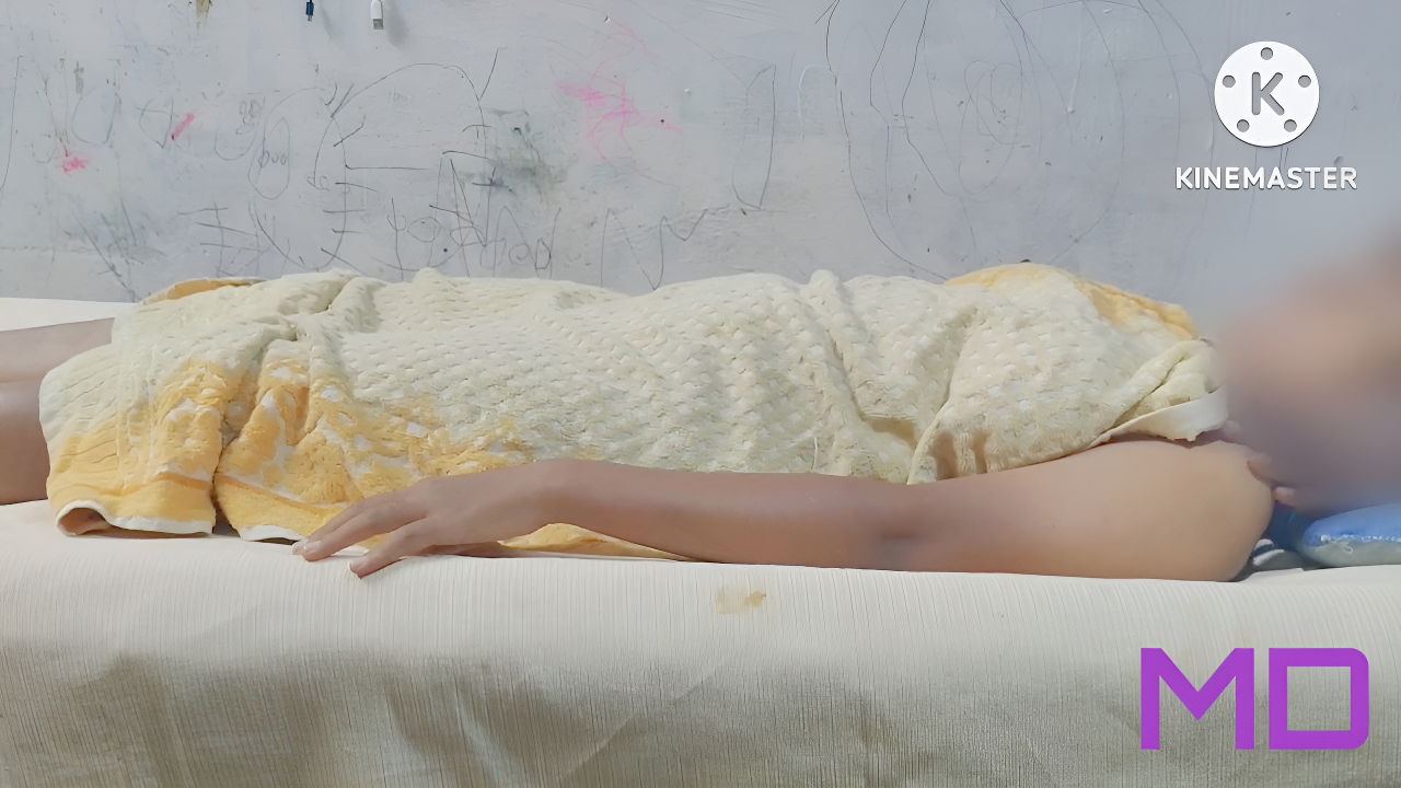 Telugu housewife in boyfriend massage and sucking