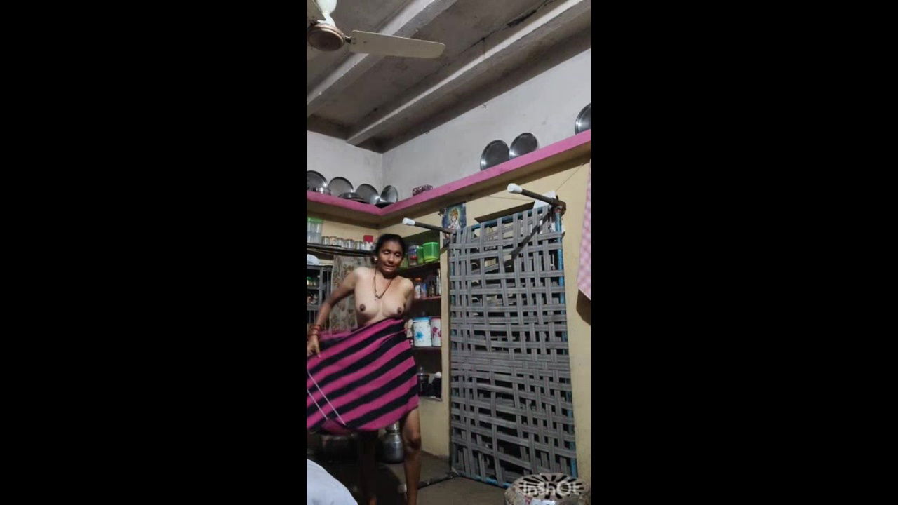 Secretly Capture After Bath Mom Wearing Clothes 22