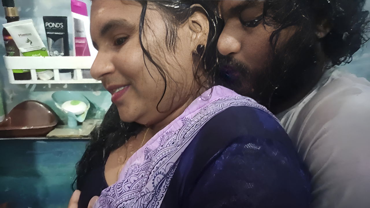 Desi Couple Saree Bath with Sex Day After Marriage