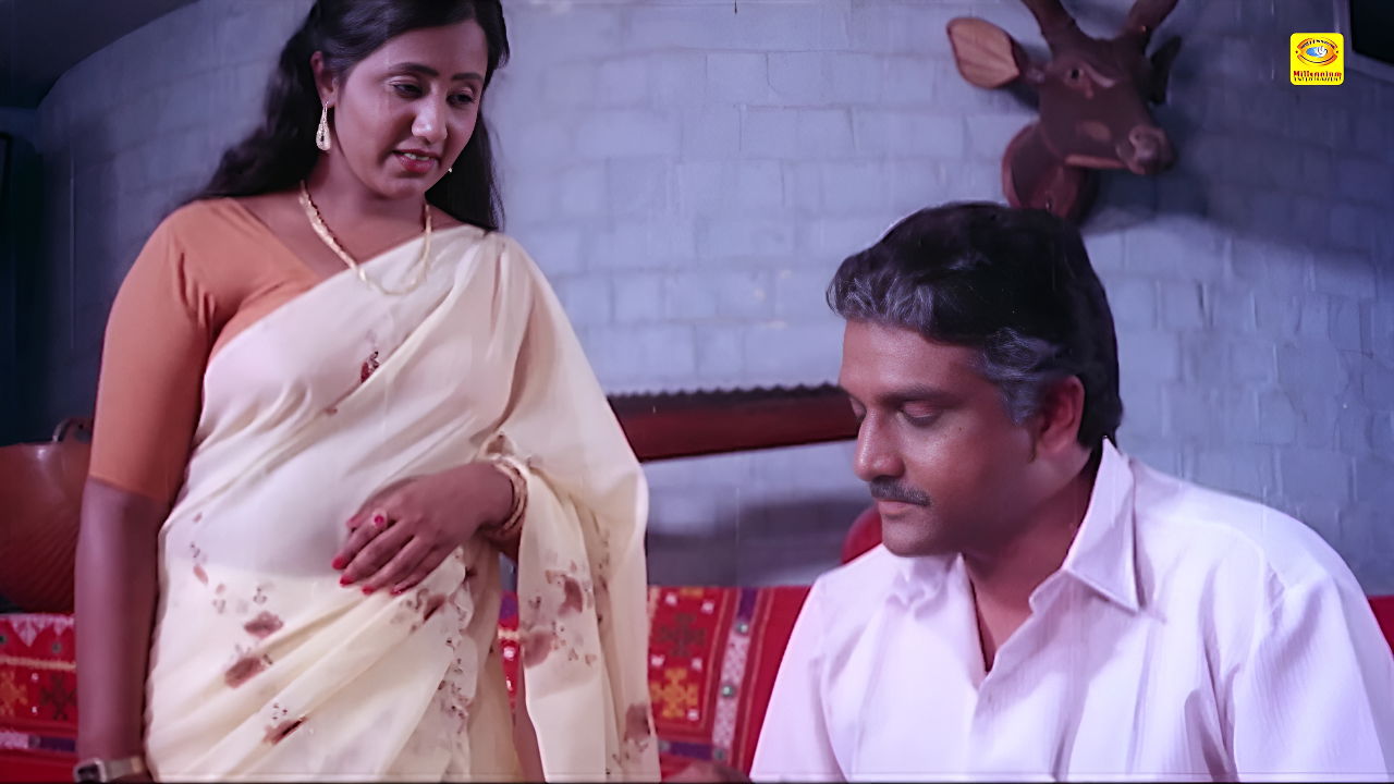 Maria Hot Seduction Scenes Compilation 1-Padata Veenayum Paadum (1990)