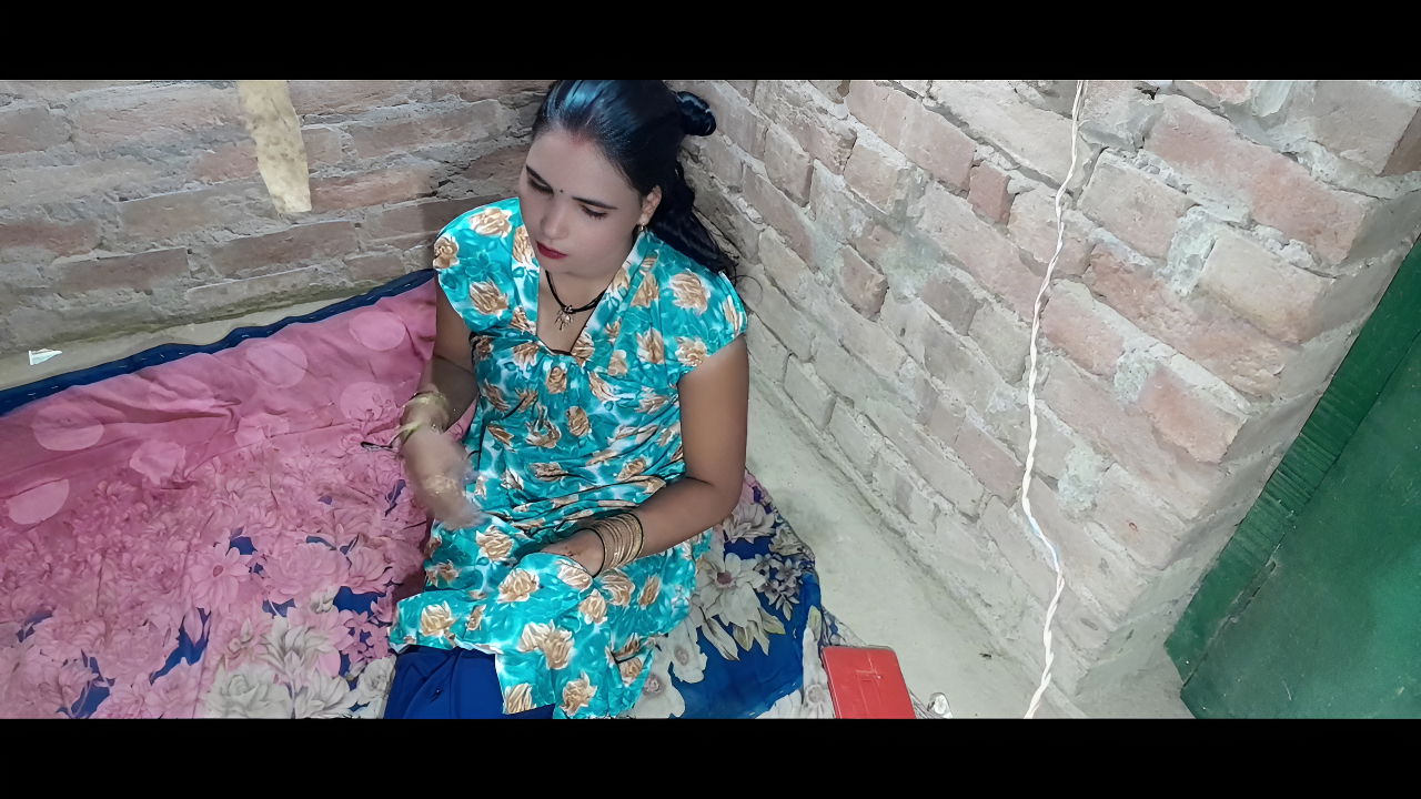 Stepsister-in-law’s Hot Sex with Lip Kiss with Hindi Language