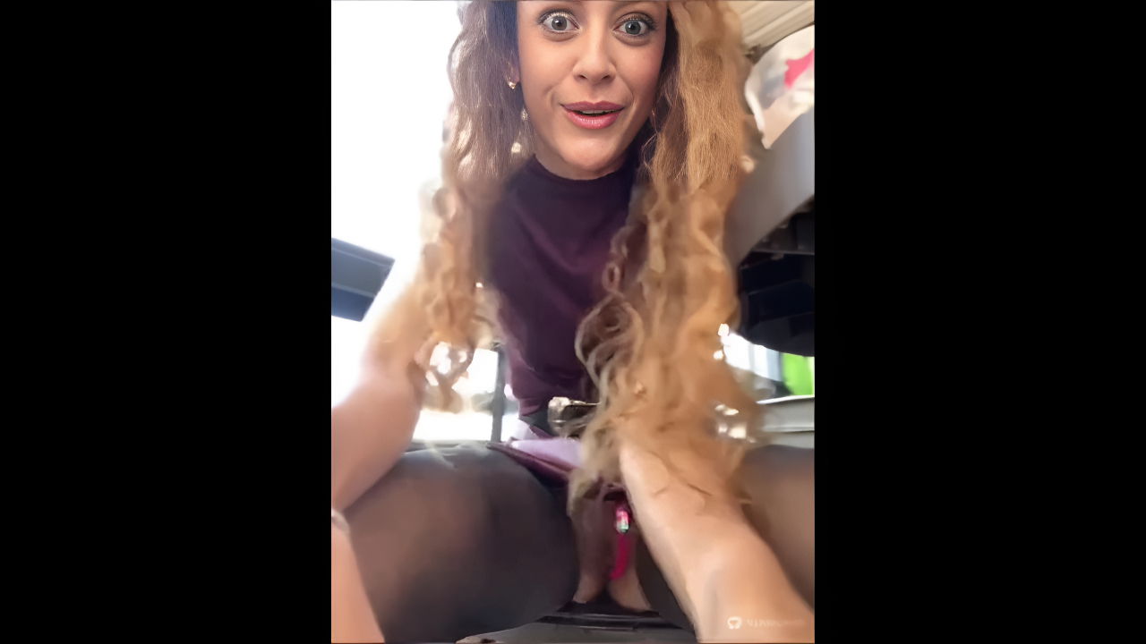 alana15-stripchat-ticket-show